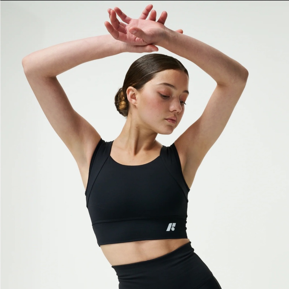 Forme Revive Bra in obsidian black, size medium.